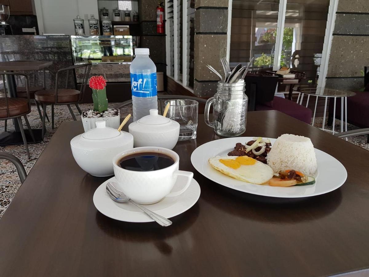 Casa Estela Boutique Hotel & Cafe Calapan Екстериор снимка